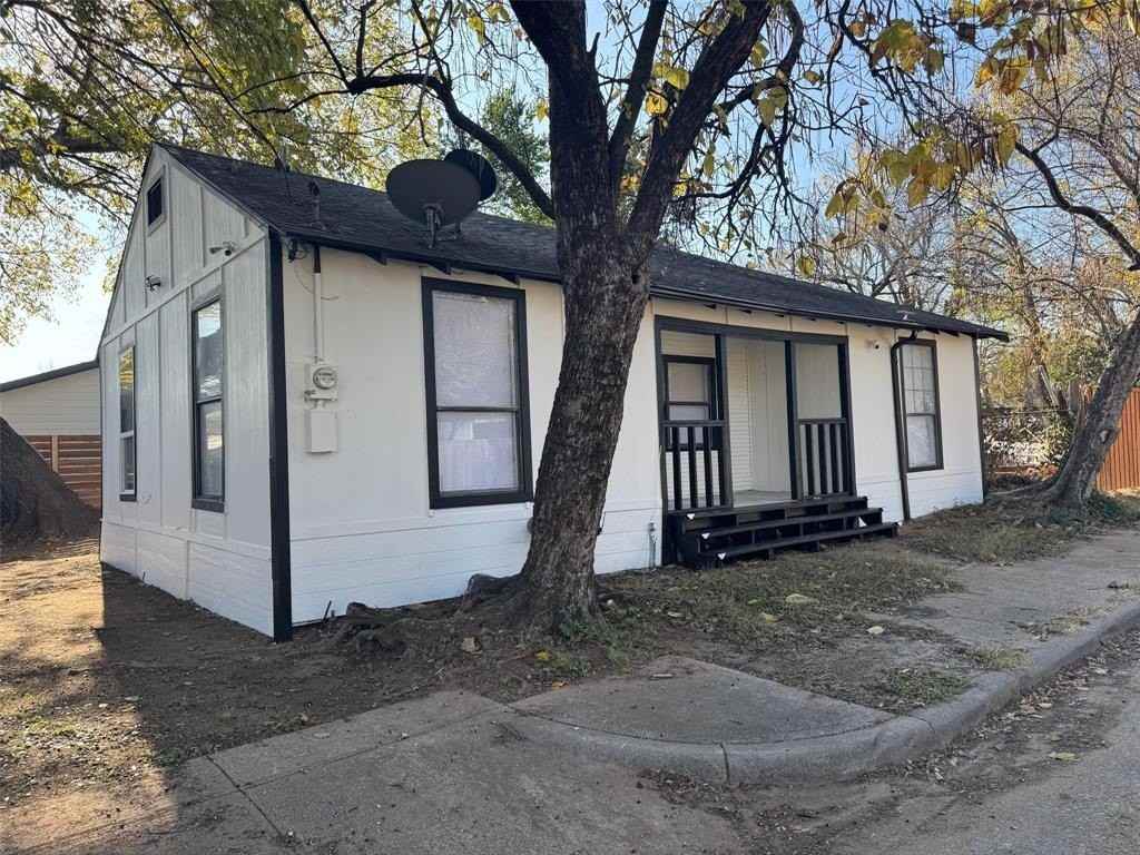 3110 Roby Street - Photo 2 of 17