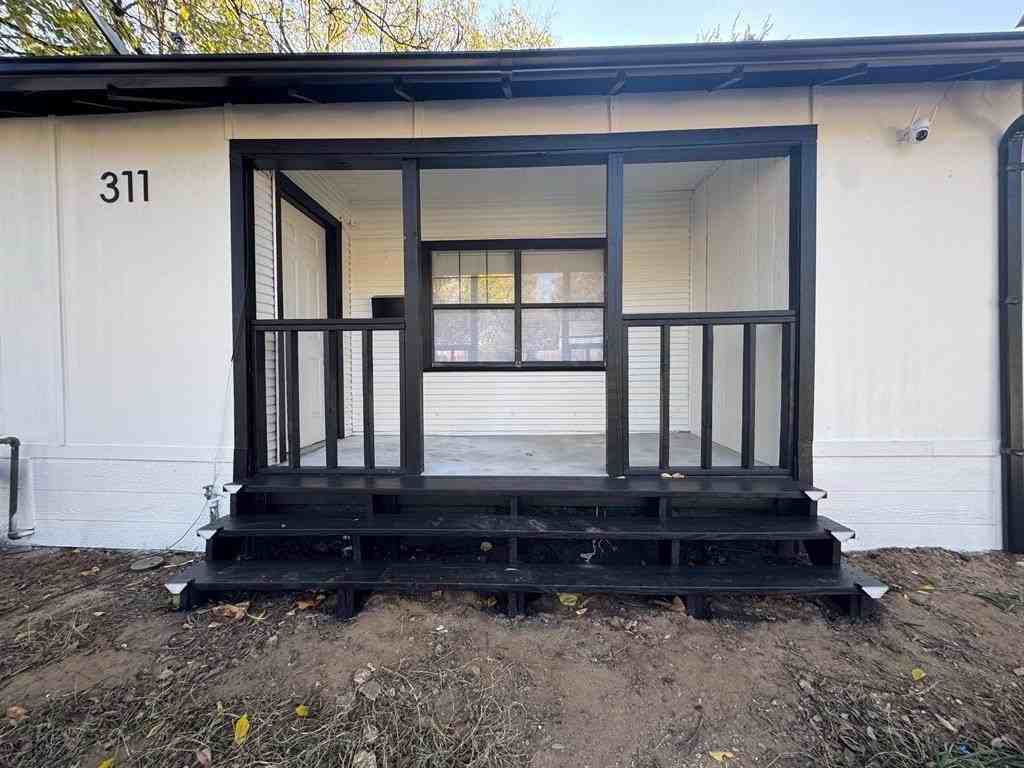 3110 Roby Street - Photo 3 of 17