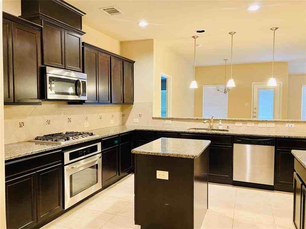 213 Rugby Lane - Photo 3 of 17