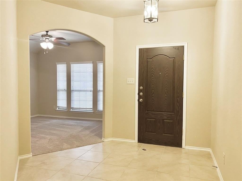 213 Rugby Lane - Photo 5 of 17