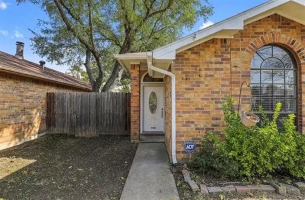 634 Las Brisas Drive - Photo 4 of 26