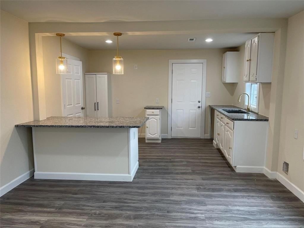 326 Avenue J - Photo 2 of 9