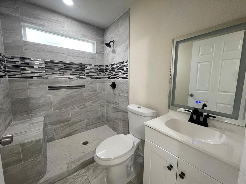 326 Avenue J - Photo 6 of 9