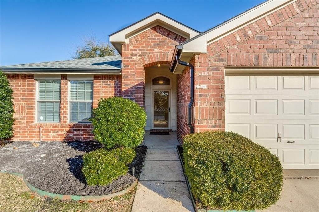 1108 Chesterfield Drive - Photo 2 of 12