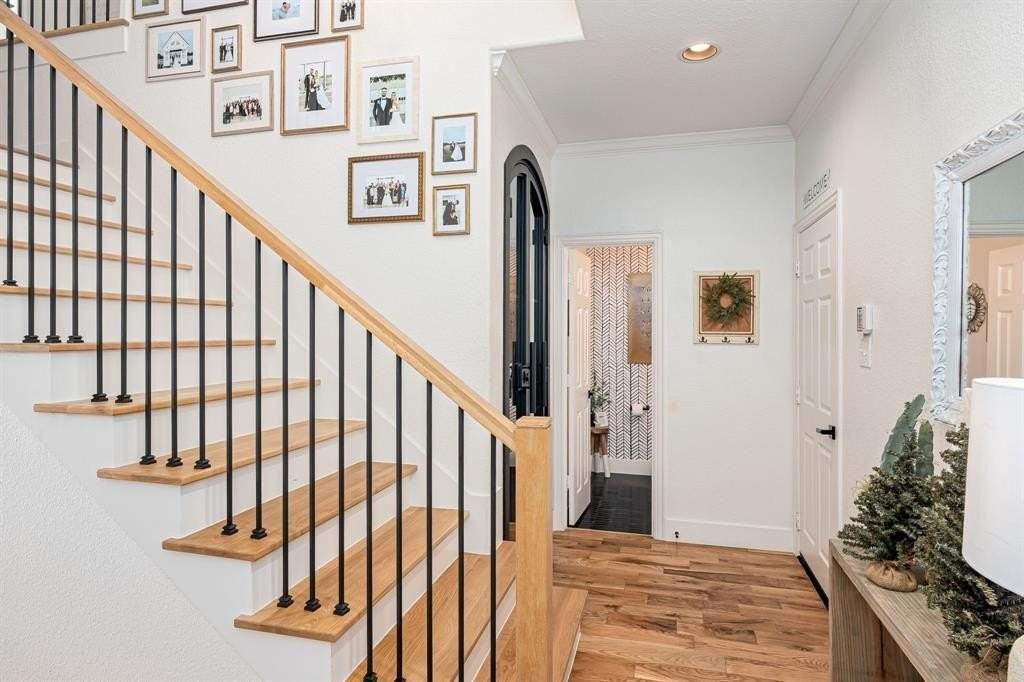 14521 Crystal Lake Dr - Photo 4 of 40