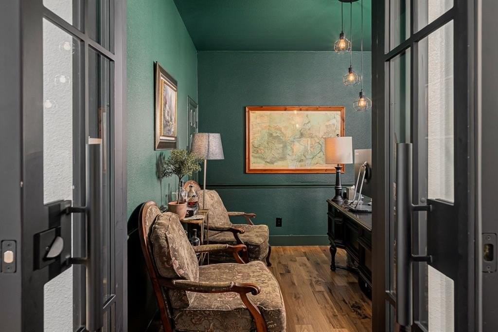 14521 Crystal Lake Dr - Photo 5 of 40