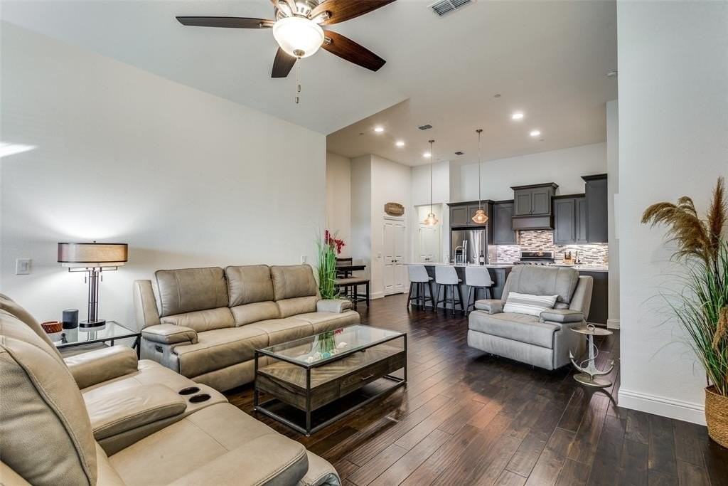 1150 Foxglove Ln - Photo 3 of 12