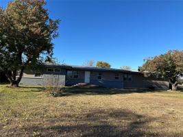 featured image of 107 W Denison Dr