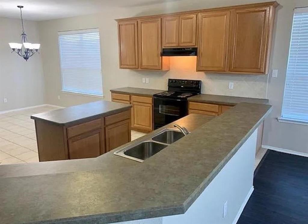 420 Sandy Creek Drive - Photo 5 of 13