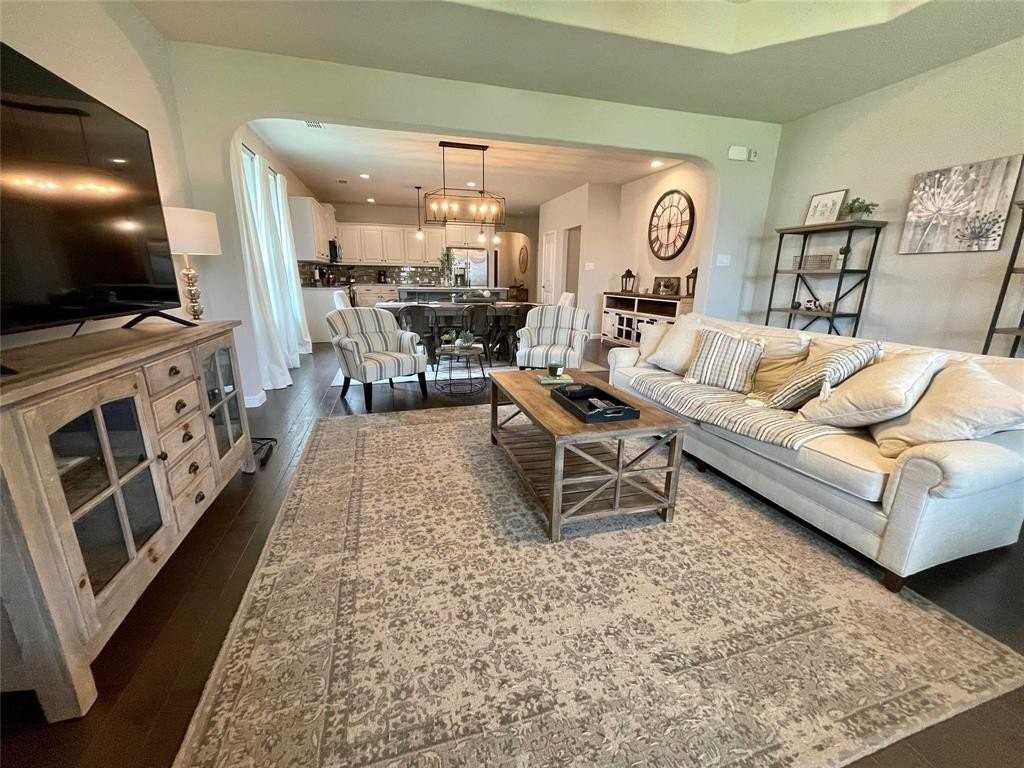 1904 Cardinal Way - Photo 7 of 17