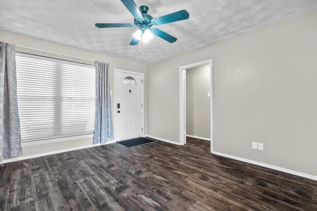 1251 Donna Dr - Photo 3 of 37