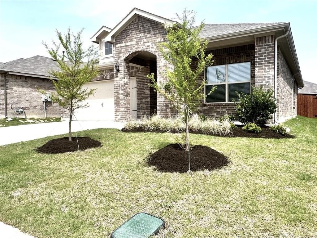 8916 Boulder Oak Boulevard - Photo 2 of 29