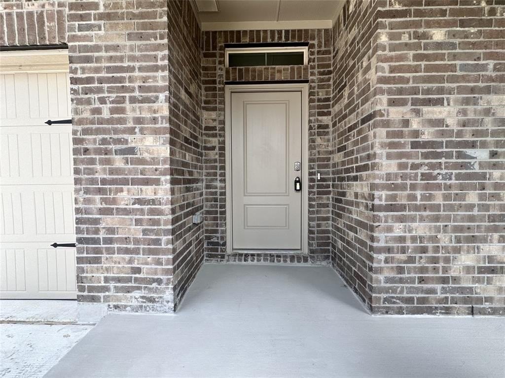 8916 Boulder Oak Boulevard - Photo 4 of 29