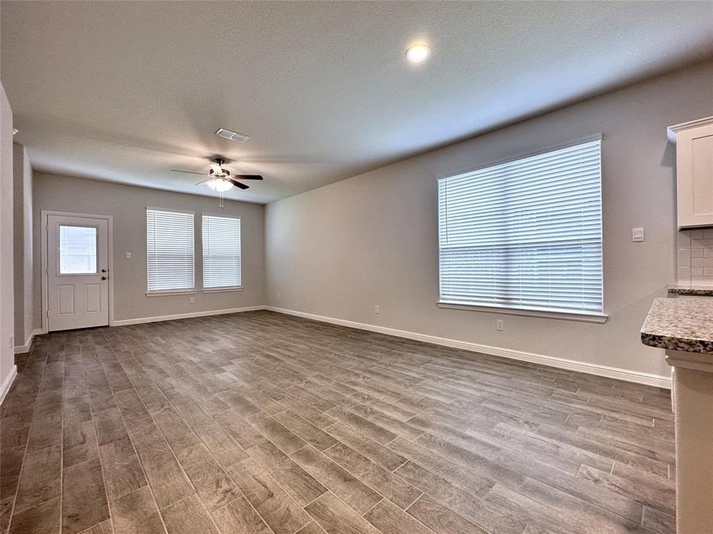 8916 Boulder Oak Boulevard - Photo 6 of 29