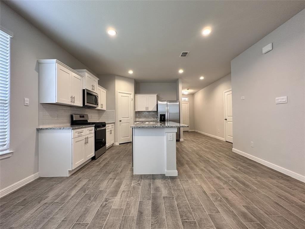 8916 Boulder Oak Boulevard - Photo 7 of 29