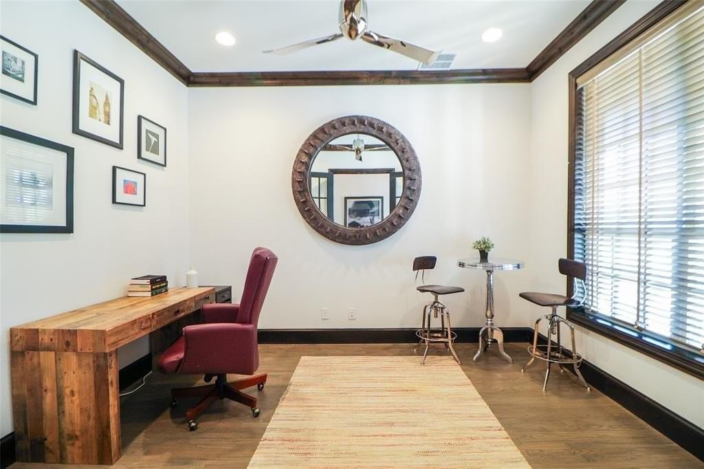 316 Hollow Way - Photo 4 of 35