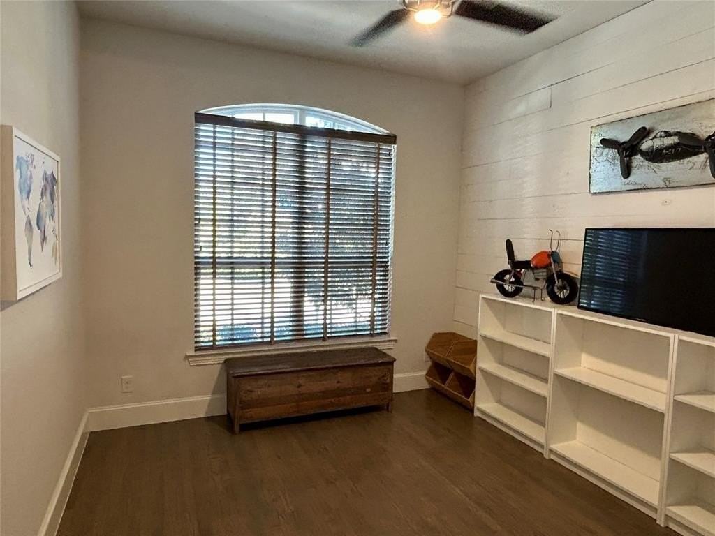 316 Hollow Way - Photo 5 of 35