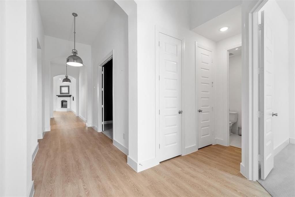 4005 Crossroads Ct - Photo 2 of 35