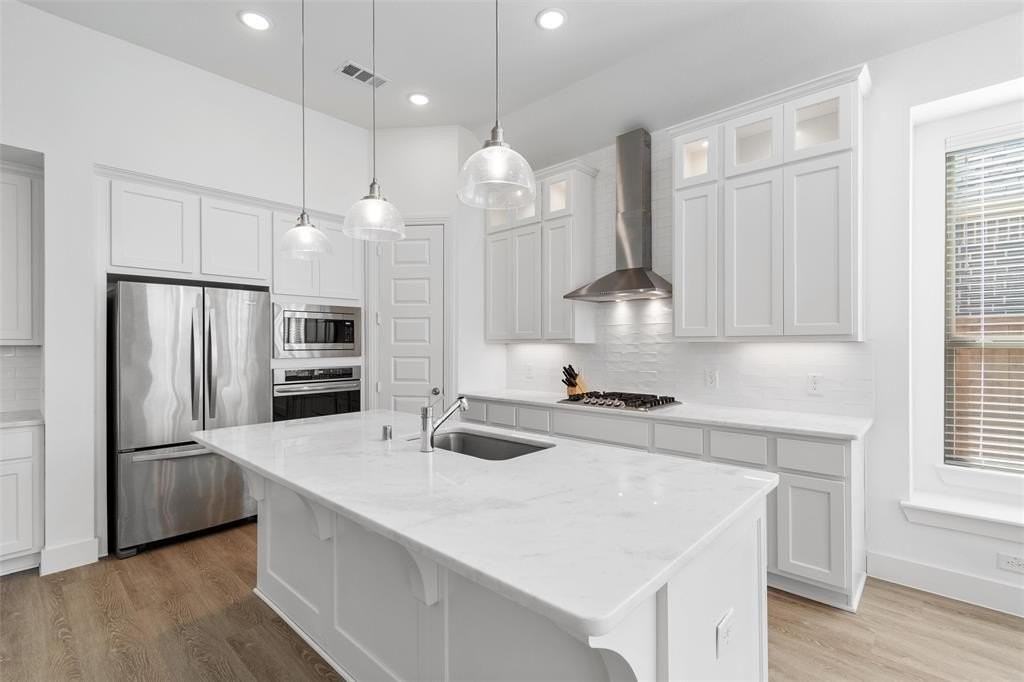 4005 Crossroads Ct - Photo 4 of 35