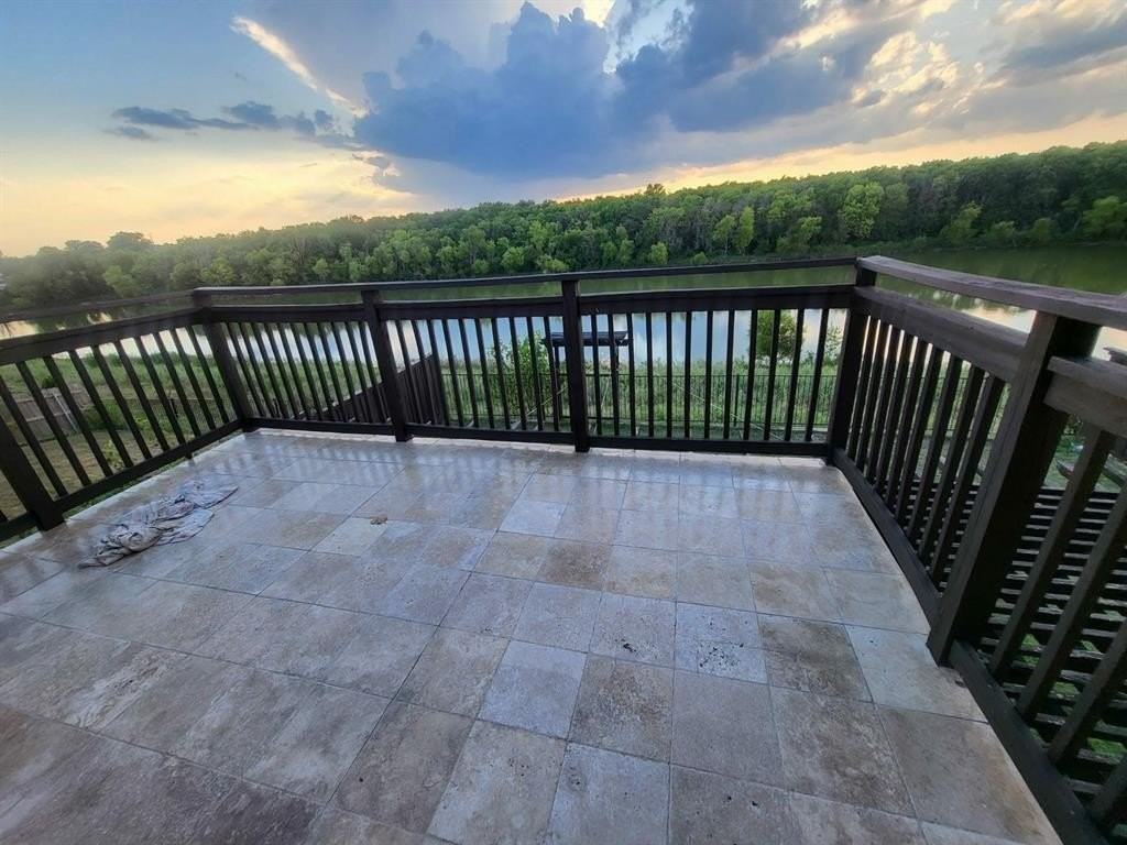 1461 Mission Hills Lane - Photo 3 of 20