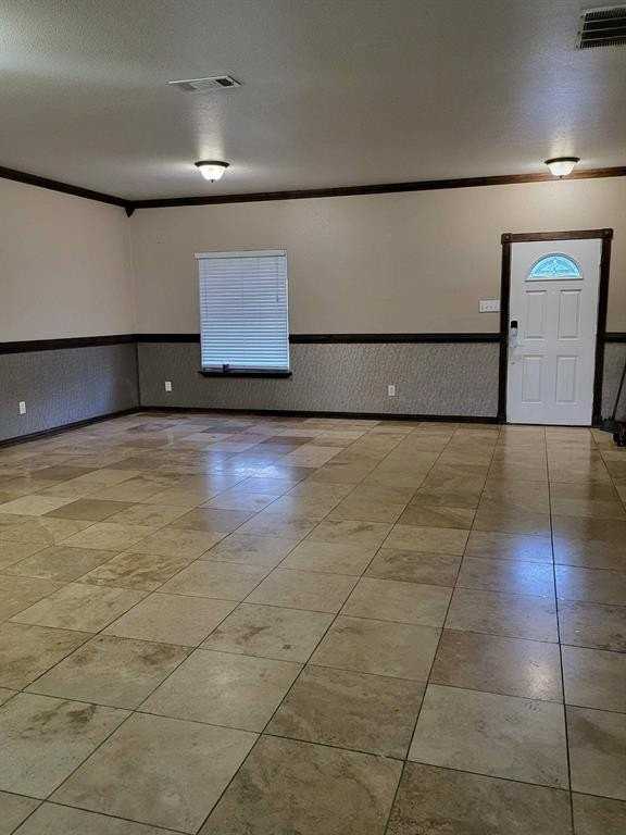 1461 Mission Hills Lane - Photo 4 of 20