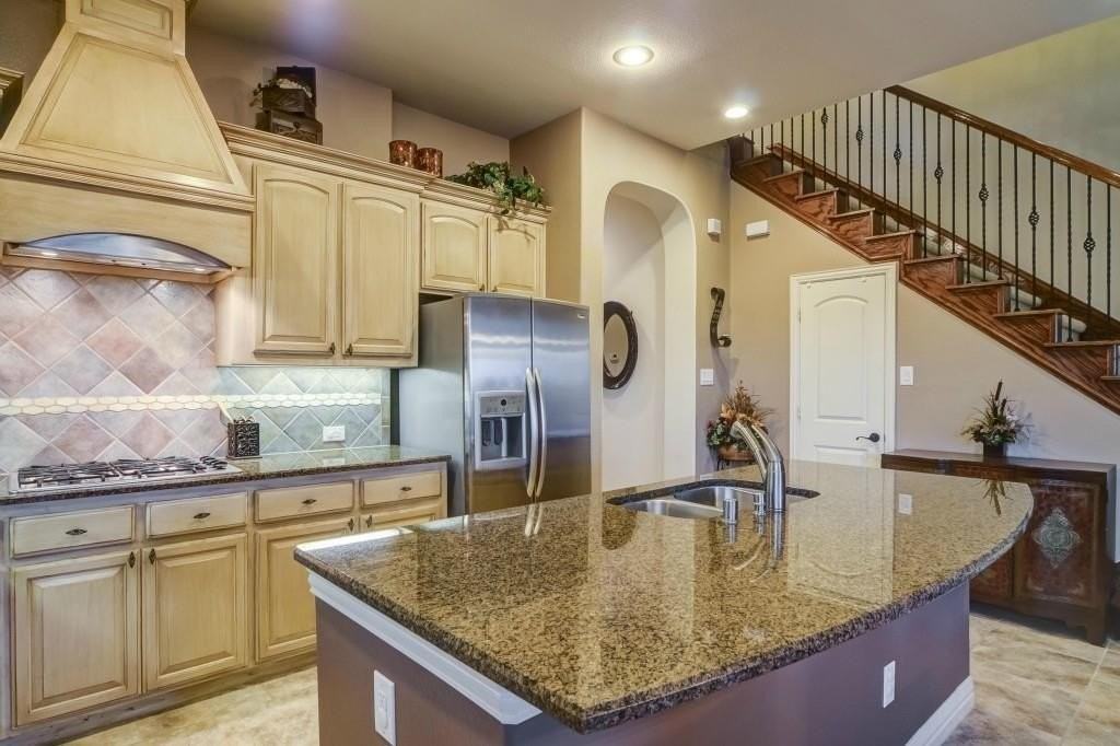 2005 Loma Alta Dr - Photo 6 of 33