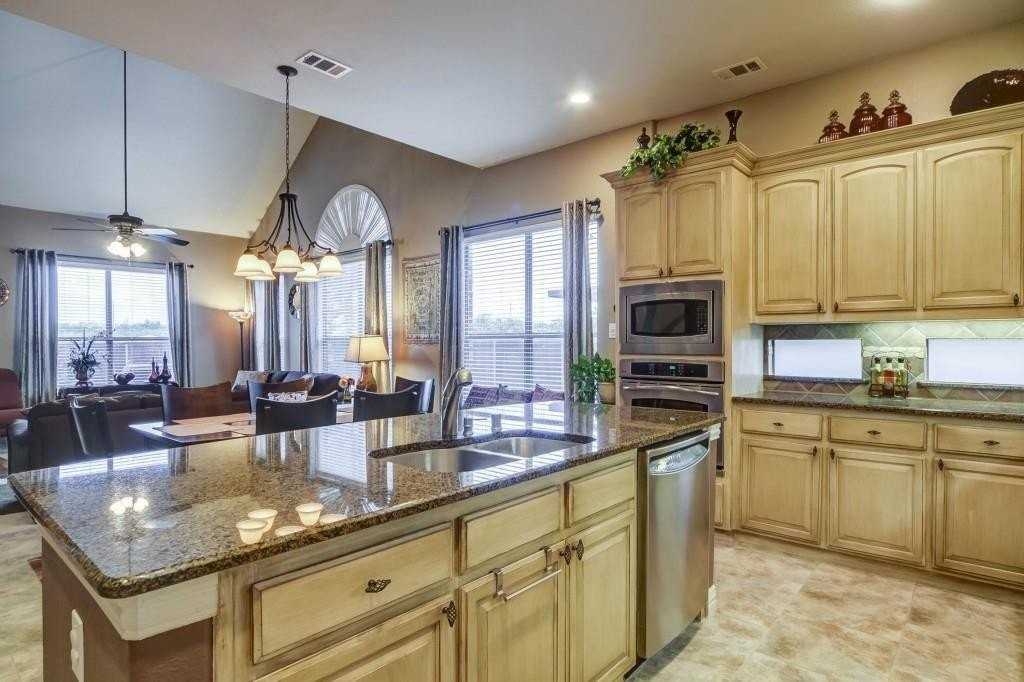 2005 Loma Alta Dr - Photo 7 of 33