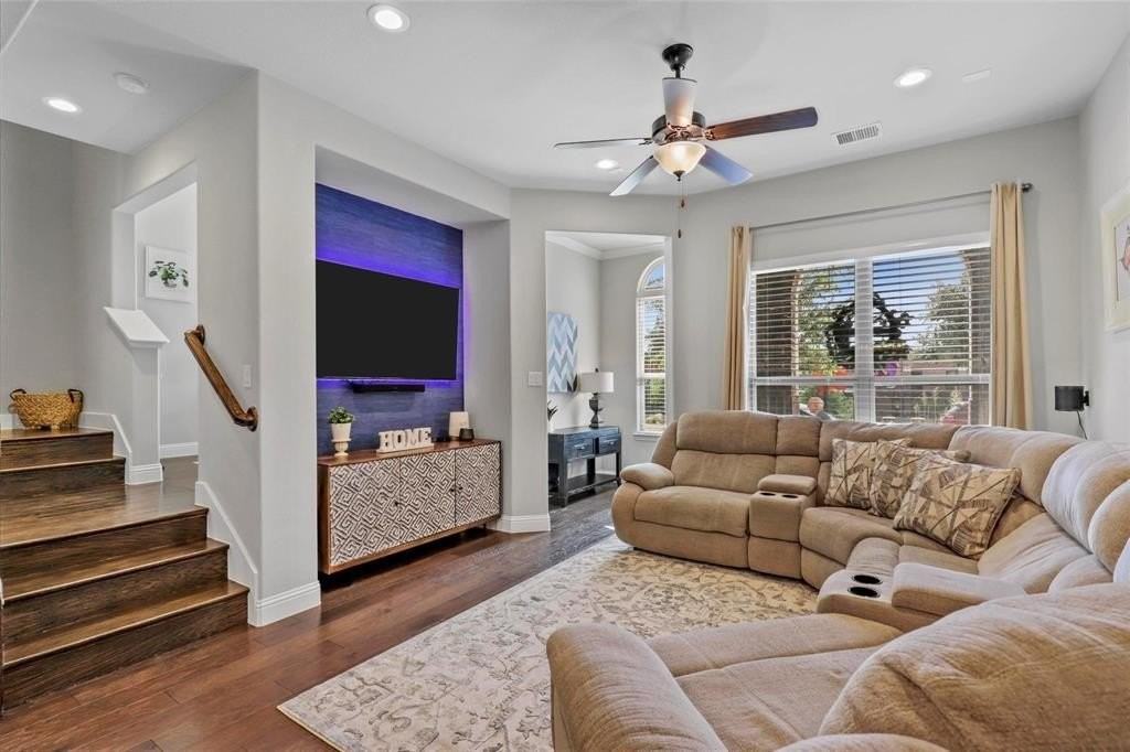 4148 Riverside Dr - Photo 3 of 8