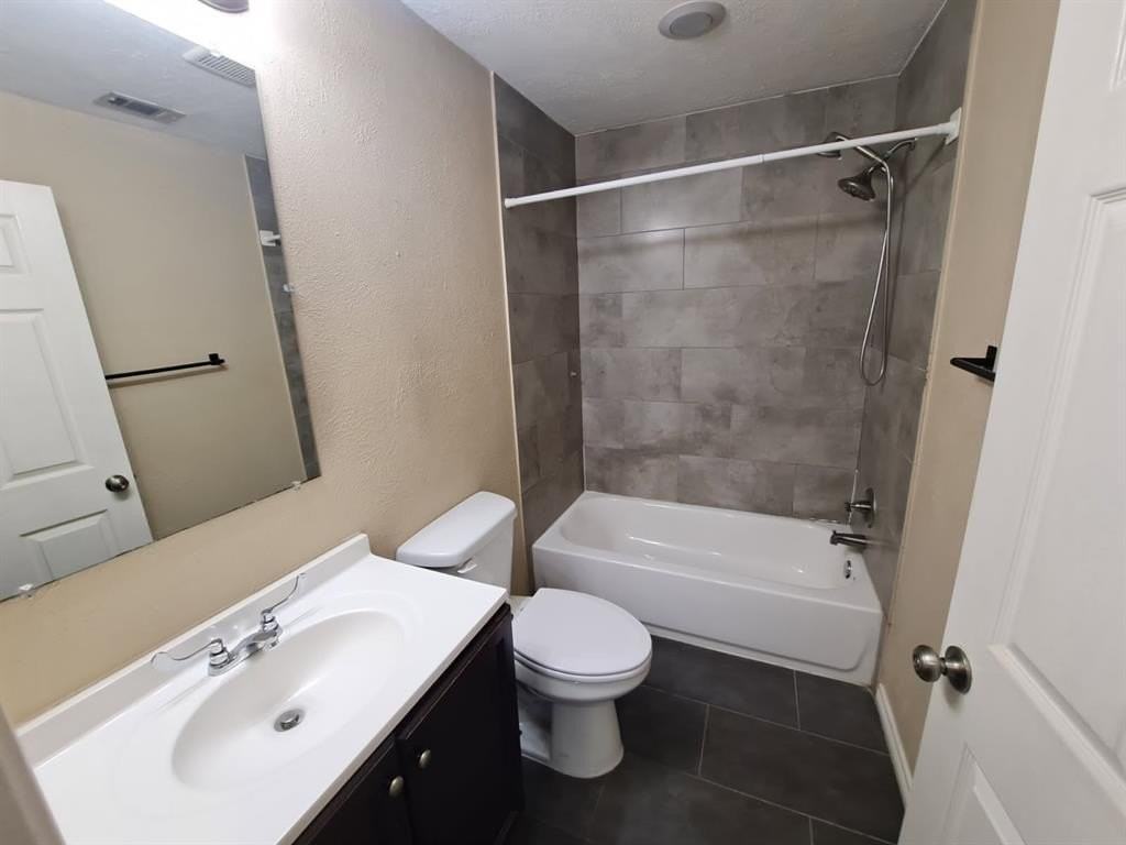 513 Sylvan Drive #B - Photo 3 of 11