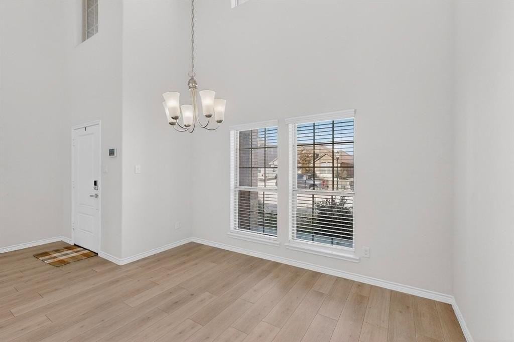 2917 Lampasas Ln - Photo 4 of 36