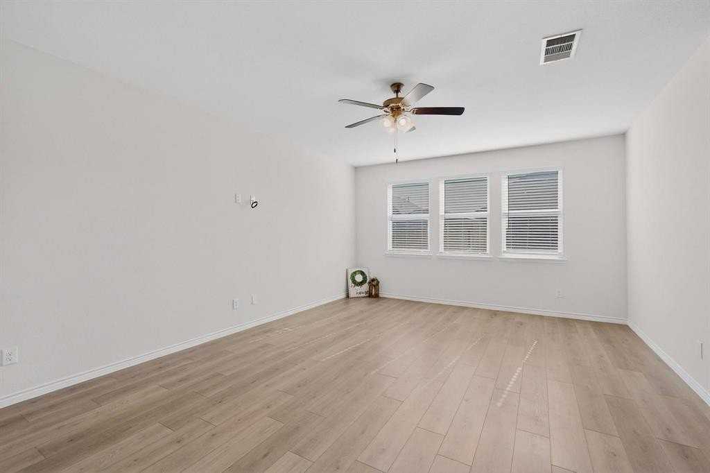 2917 Lampasas Ln - Photo 7 of 36