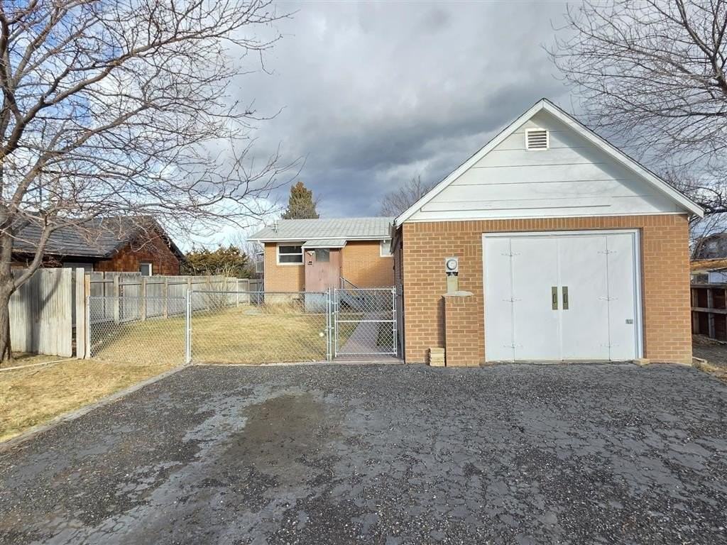 1007 View St - Photo 3 of 44