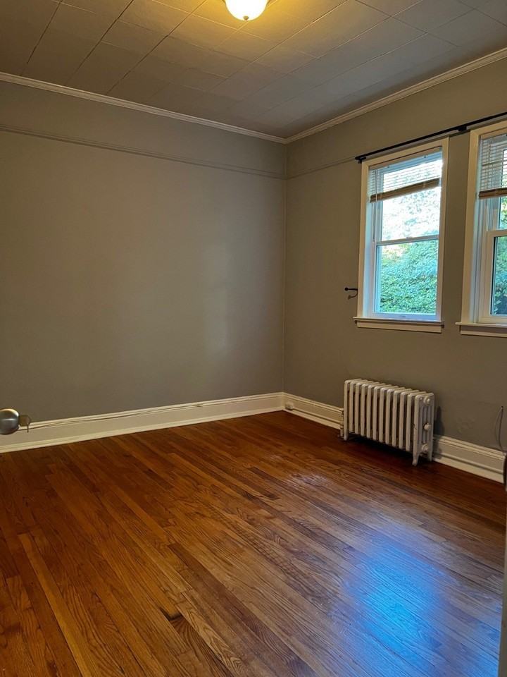 576 Warburton Ave #2R - Photo 5 of 6