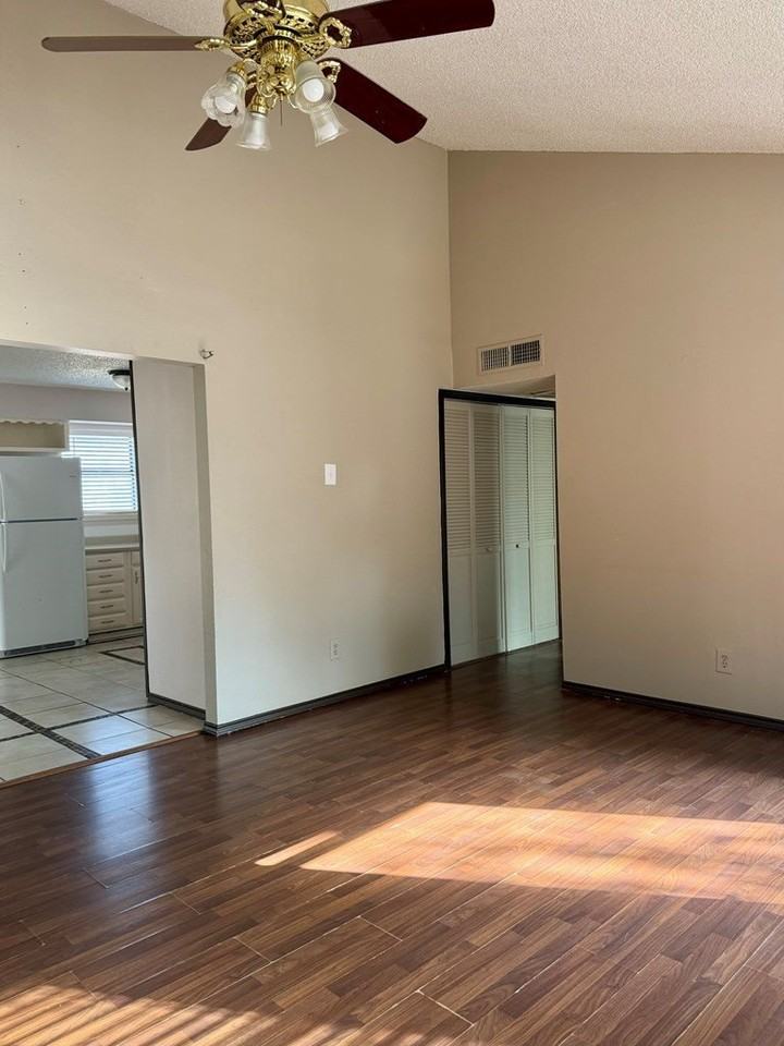 1716 Coronado Avenue - Photo 2 of 13