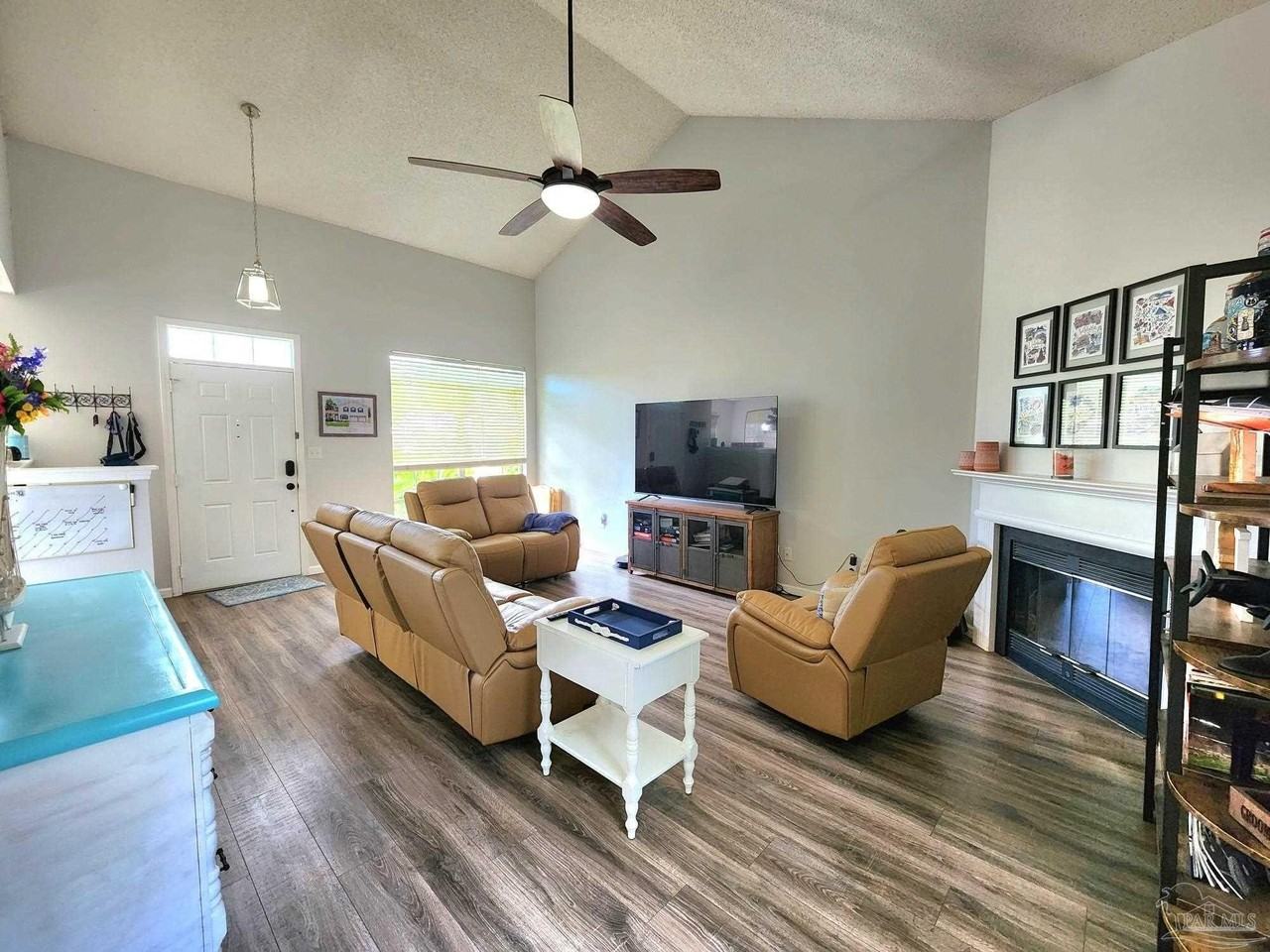 589 Bobwhite Pl - Photo 2 of 26