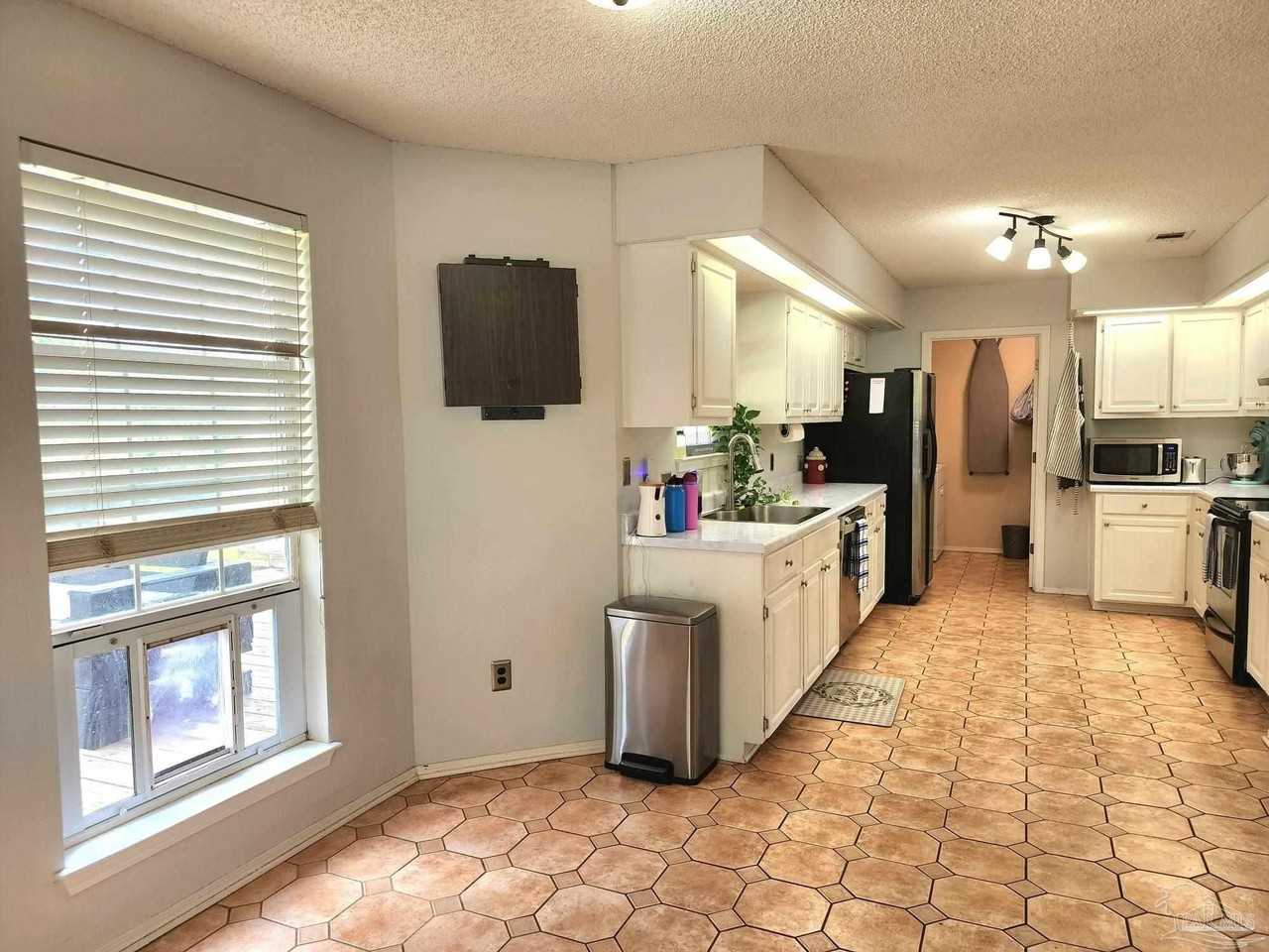 589 Bobwhite Pl - Photo 6 of 26