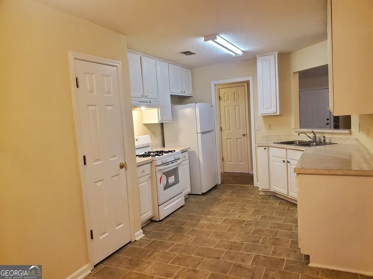 6710 Gina Agha Circle - Photo 6 of 17