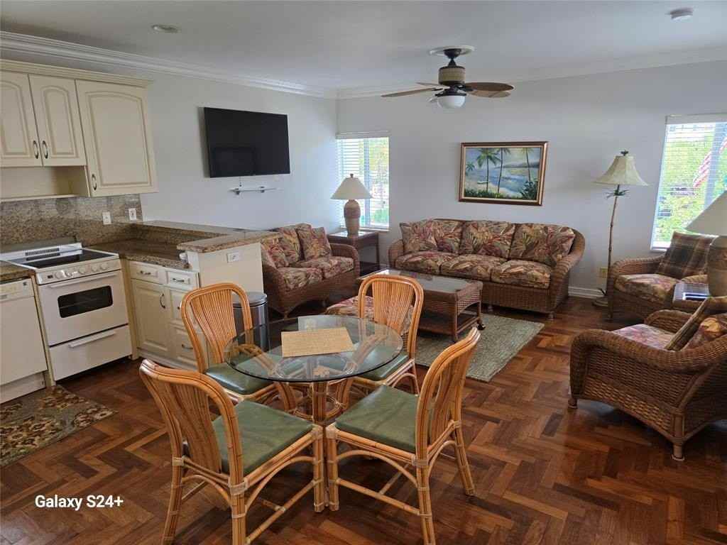 1085 West Commercial Boulevard - Photo 5 of 16