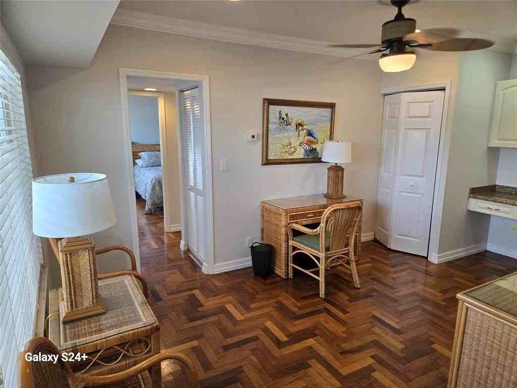 1085 West Commercial Boulevard - Photo 7 of 16