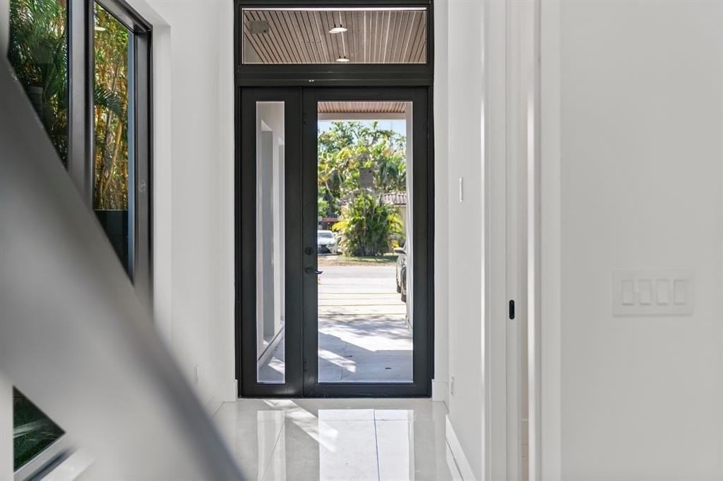 1314 Northeast 13th Avenue - Photo 3 of 18