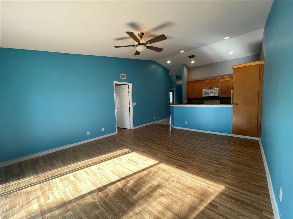 4538 Oak Terrace Drive - Photo 4 of 18