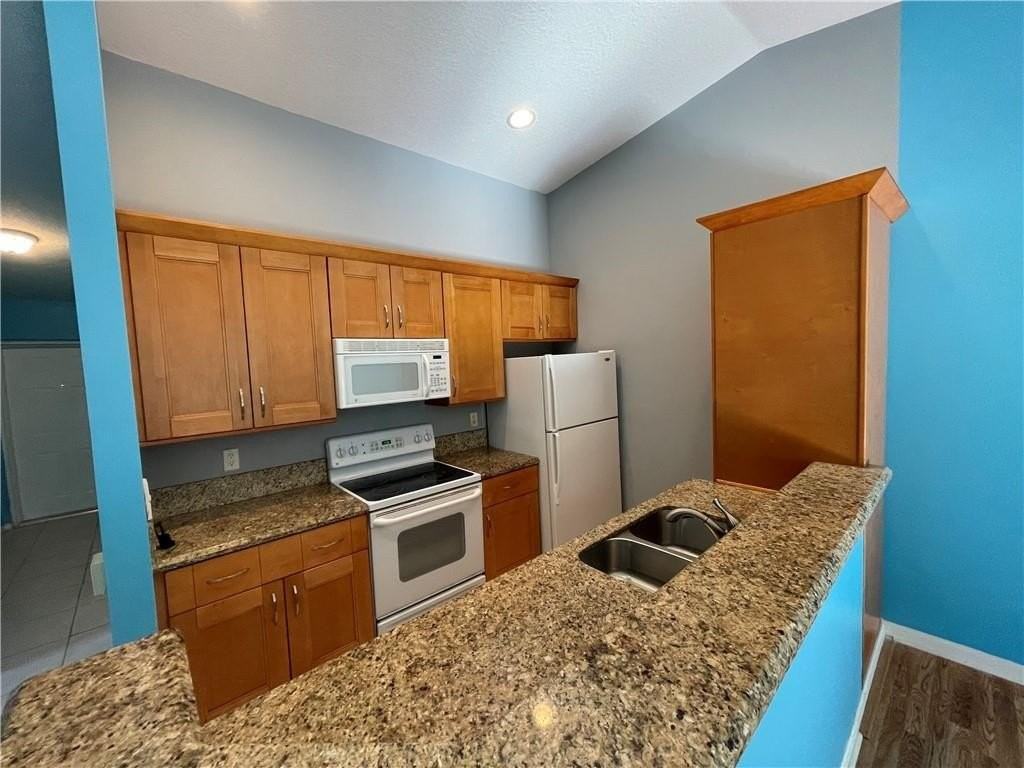 4538 Oak Terrace Drive - Photo 5 of 18