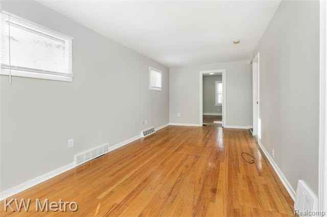 1216 Cherokee Ave - Photo 2 of 25