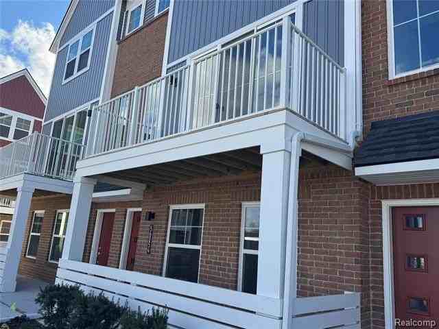 56054 Madison Ln - Photo 2 of 40