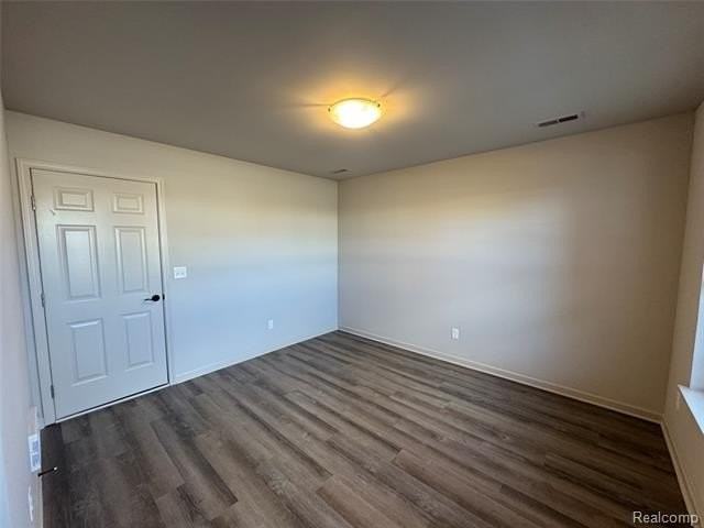 56054 Madison Ln - Photo 5 of 40