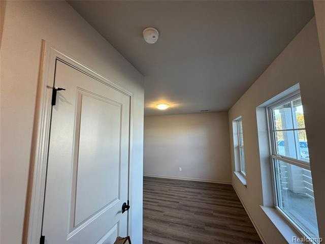 56054 Madison Ln - Photo 6 of 40