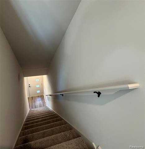 56054 Madison Ln - Photo 7 of 40