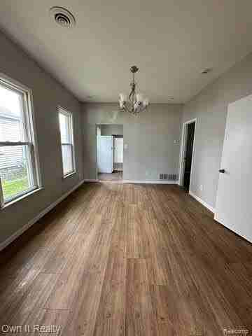 56 Oak St - Photo 3 of 11