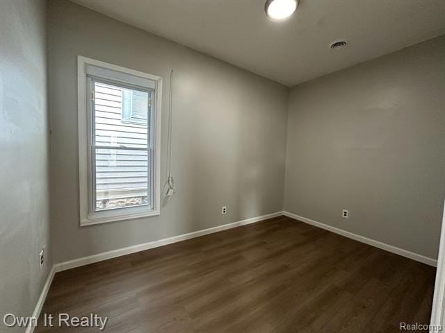 56 Oak St - Photo 7 of 11