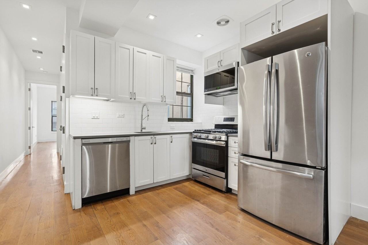 31 Linden Street #3R - Photo 2 of 8